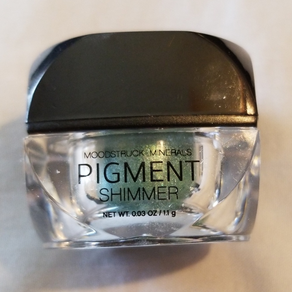 Younique Moodstruck Mineral Pignent Shimmer